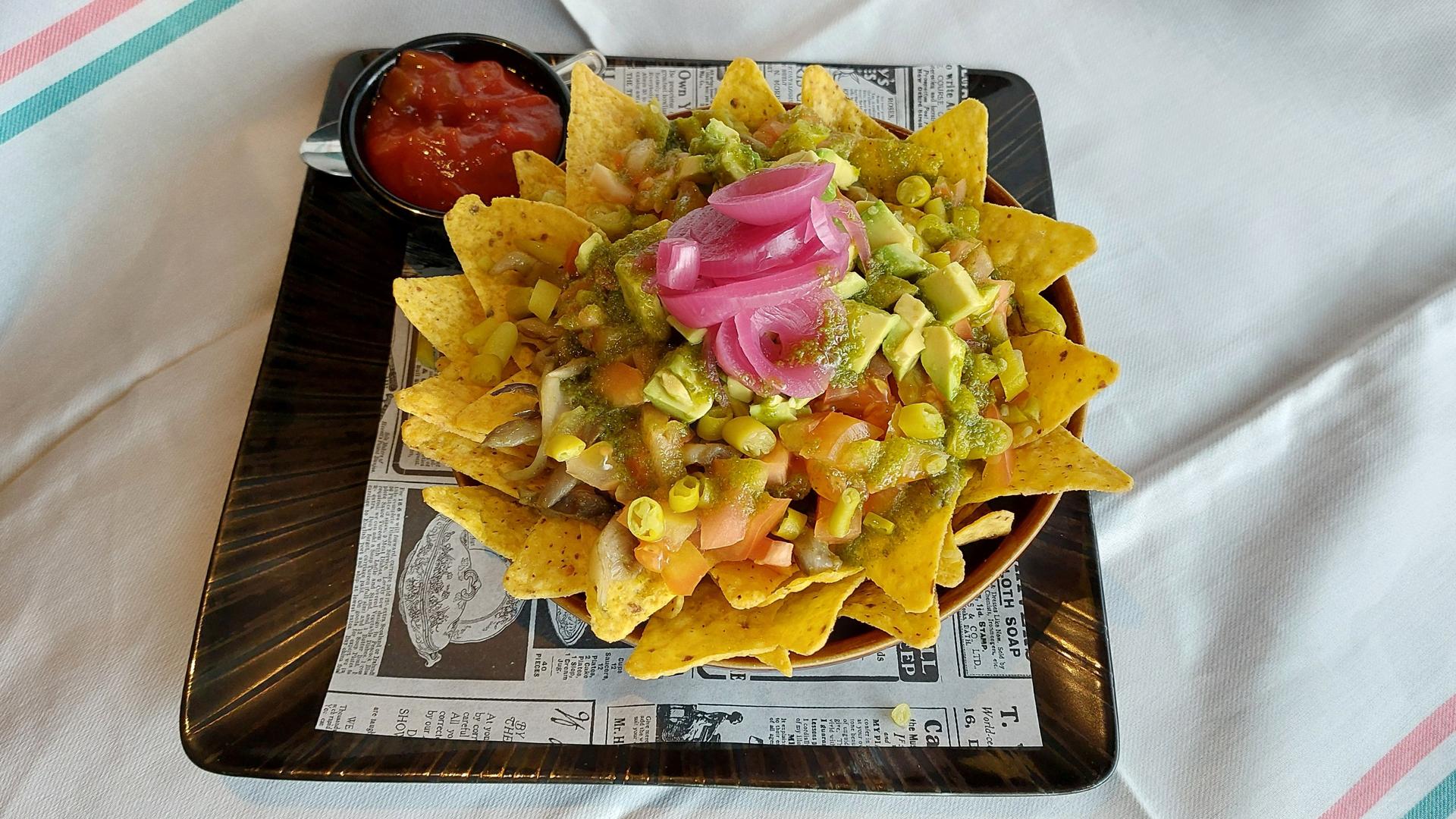 Perritos Calientes Gourmet Ensaladas Para Todos Los Gustos O Nachos